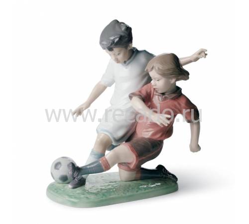 Статуэтка "Юные футболисты" Lladro 01008401