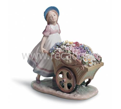 Статуэтка "Нежные цветы любви" Lladro 01006521
