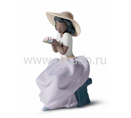 Статуэтка "Сладкий аромат" Lladro 01006822