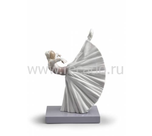 Статуэтка "Жизель-арабеска" Lladro 01008475