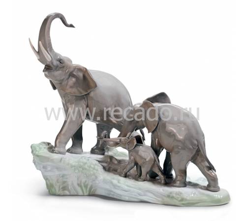 Статуэтка "Идущие слоны" Lladro 01001150