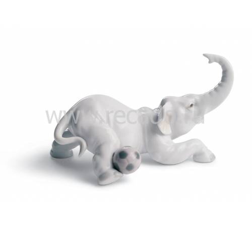 Статуэтка "Слоник-футболист" Lladro 01008392