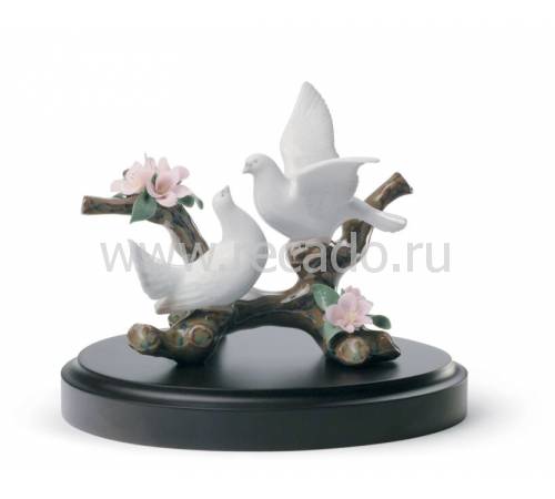 Статуэтка "Голуби на вишневой ветви" Lladro 01008422