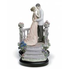 Статуэтка "Любовь под луной" Lladro 01007695