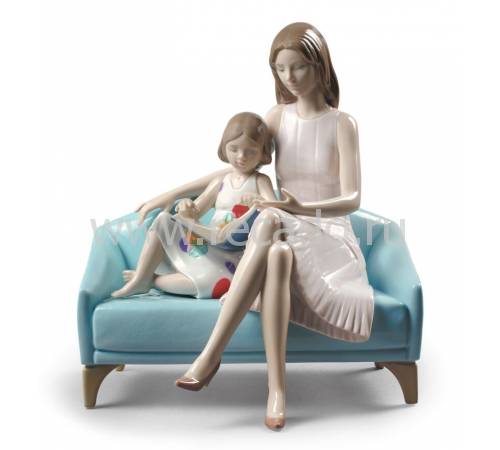 Статуэтка "Почитаем" Lladro 01009225