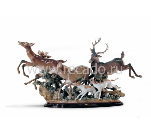 Статуэтка "Преследование ланей" Lladro 01001377