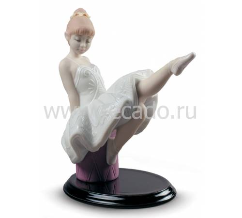 Статуэтка "Маленькая балерина" Lladro 01009335