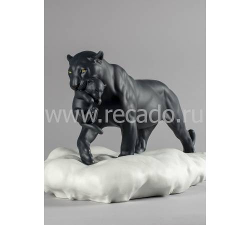 Статуэтка "Черная пантера с детенышем" Lladro 01009382