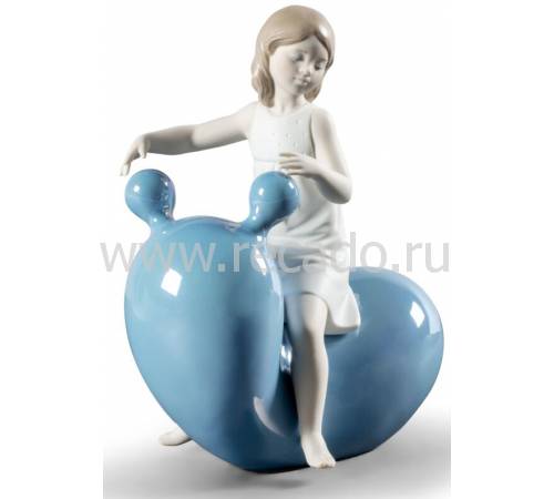 Статуэтка "Маленькая девочка" Lladro 01009368