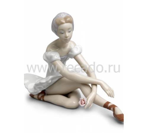 Статуэтка "Балерина с розой" Lladro 01005919